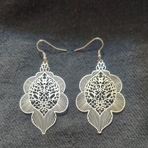 Elegant Silver Filigree Earrings